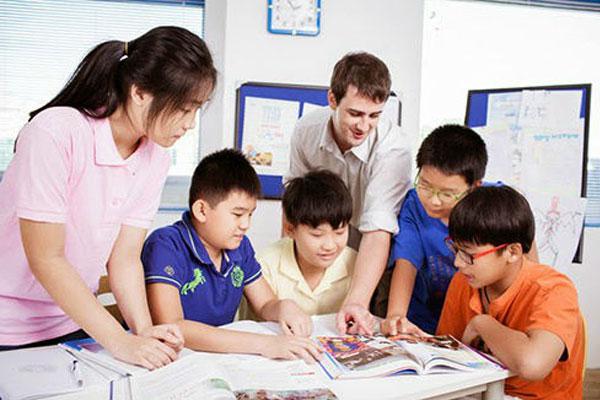 gia-su-tieng-anh-la-gi-1 - News.timviec.com.vn